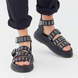 DR MARTENS || clarissa ii grommet sandals